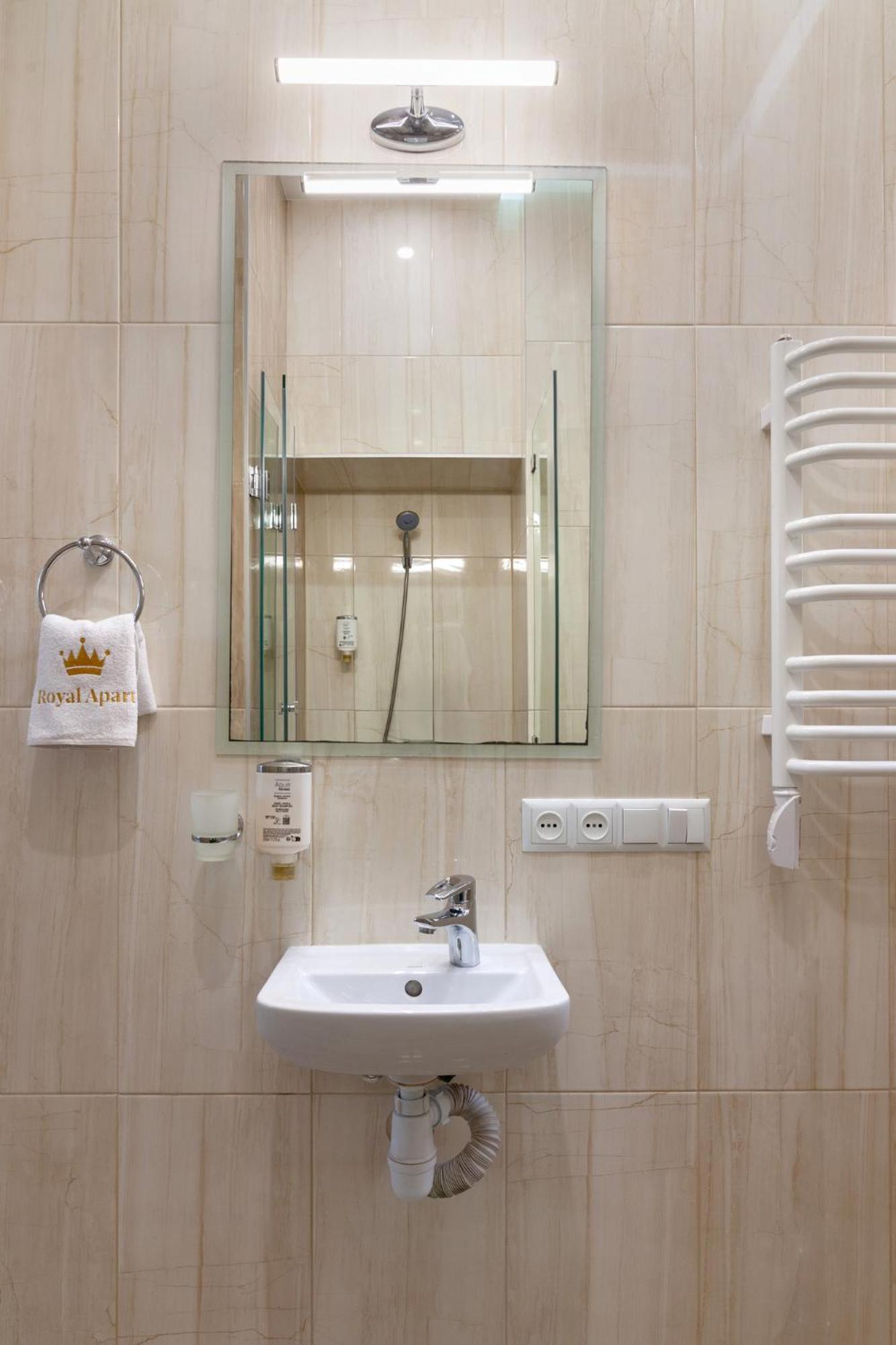 Royal Apartment On Franka 28 Lviv Kültér fotó