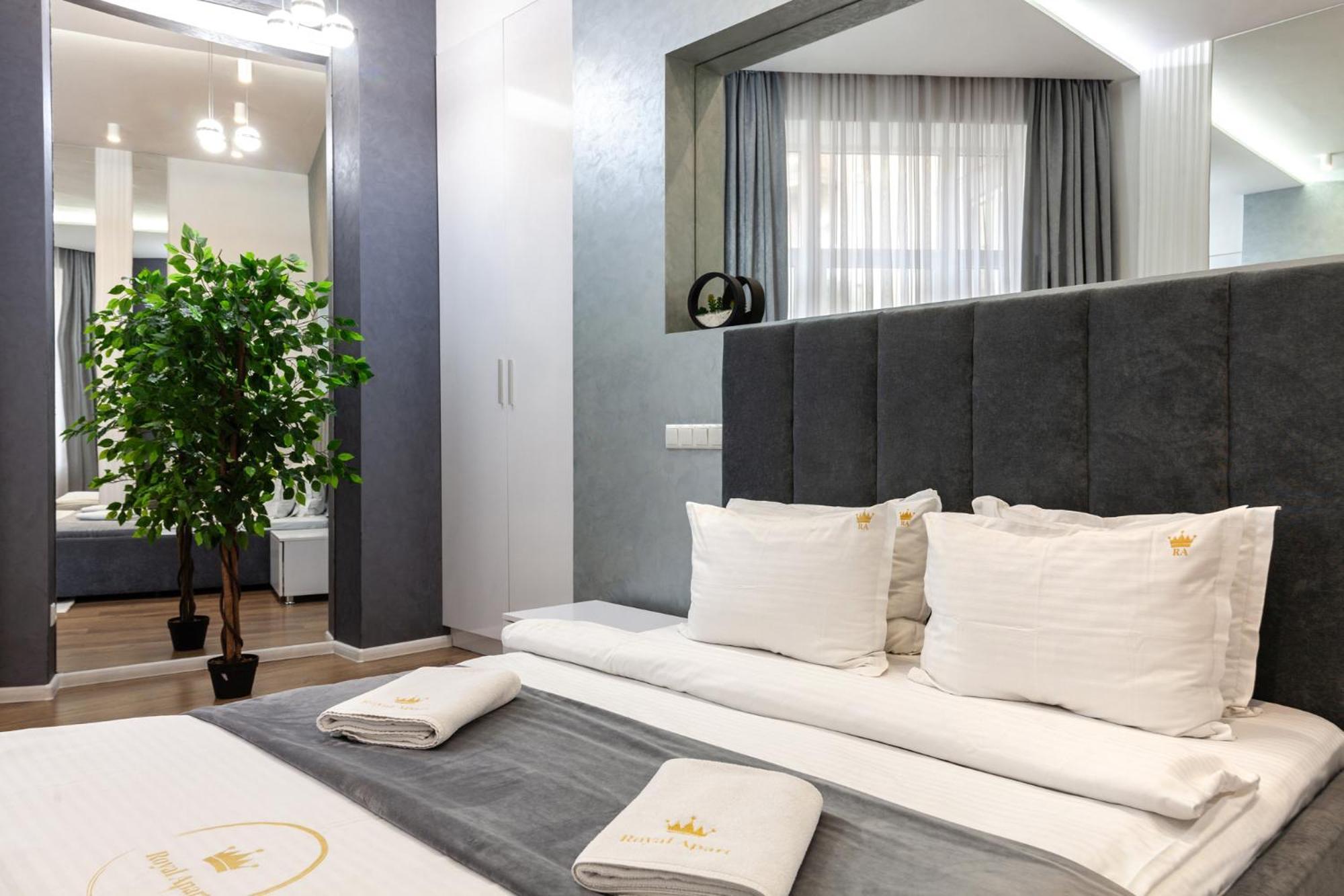 Royal Apartment On Franka 28 Lviv Kültér fotó
