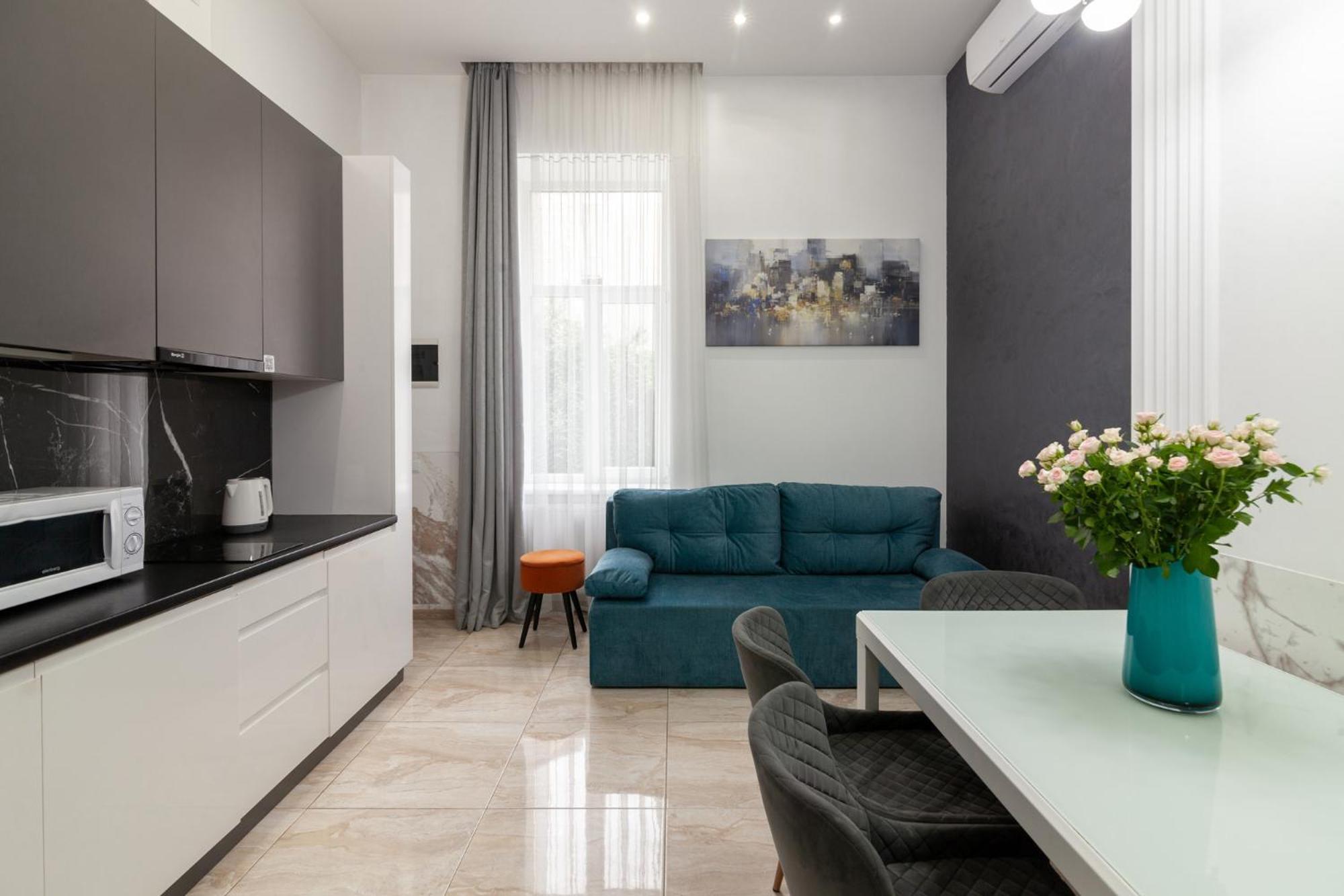 Royal Apartment On Franka 28 Lviv Kültér fotó
