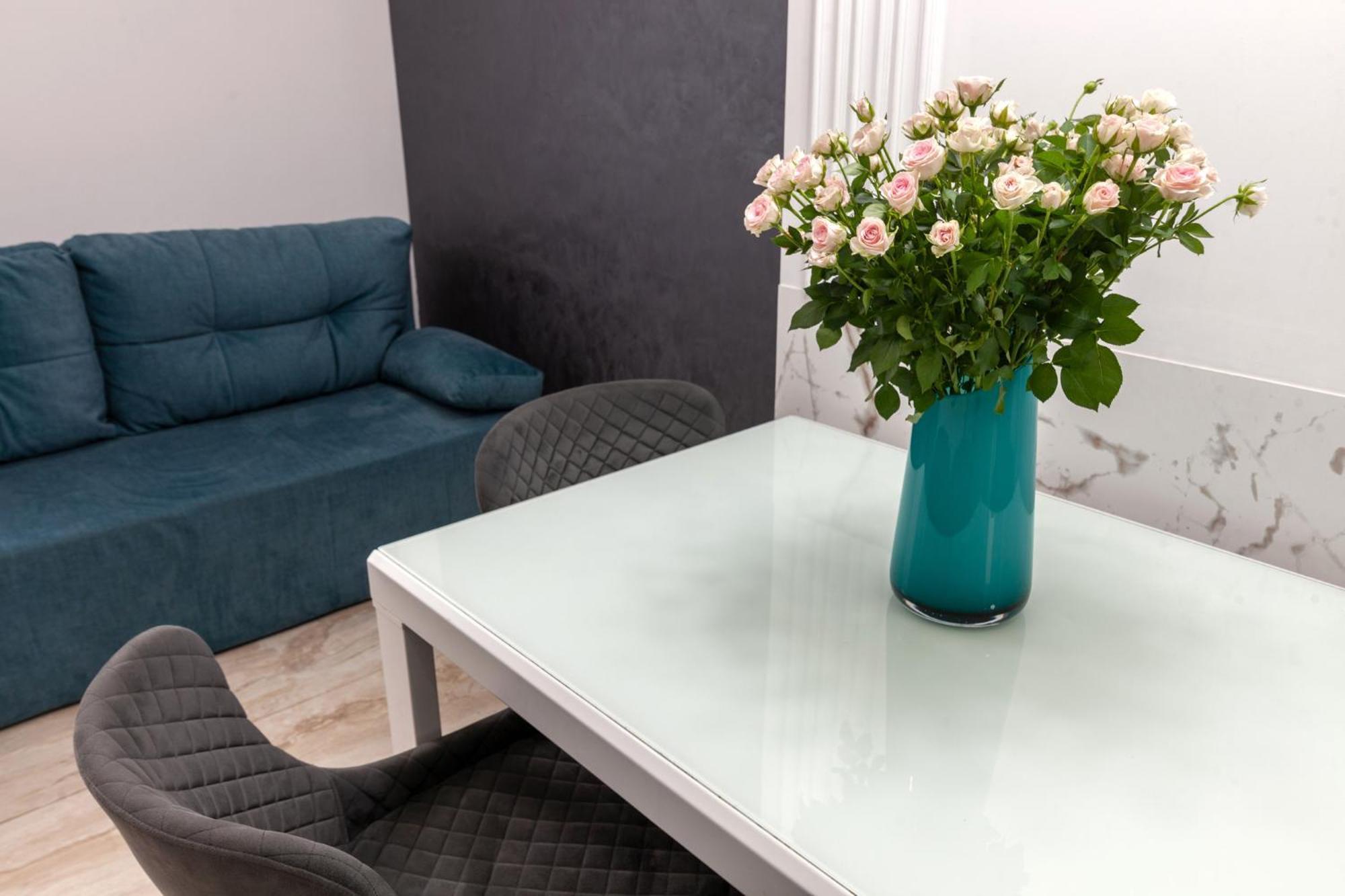 Royal Apartment On Franka 28 Lviv Kültér fotó