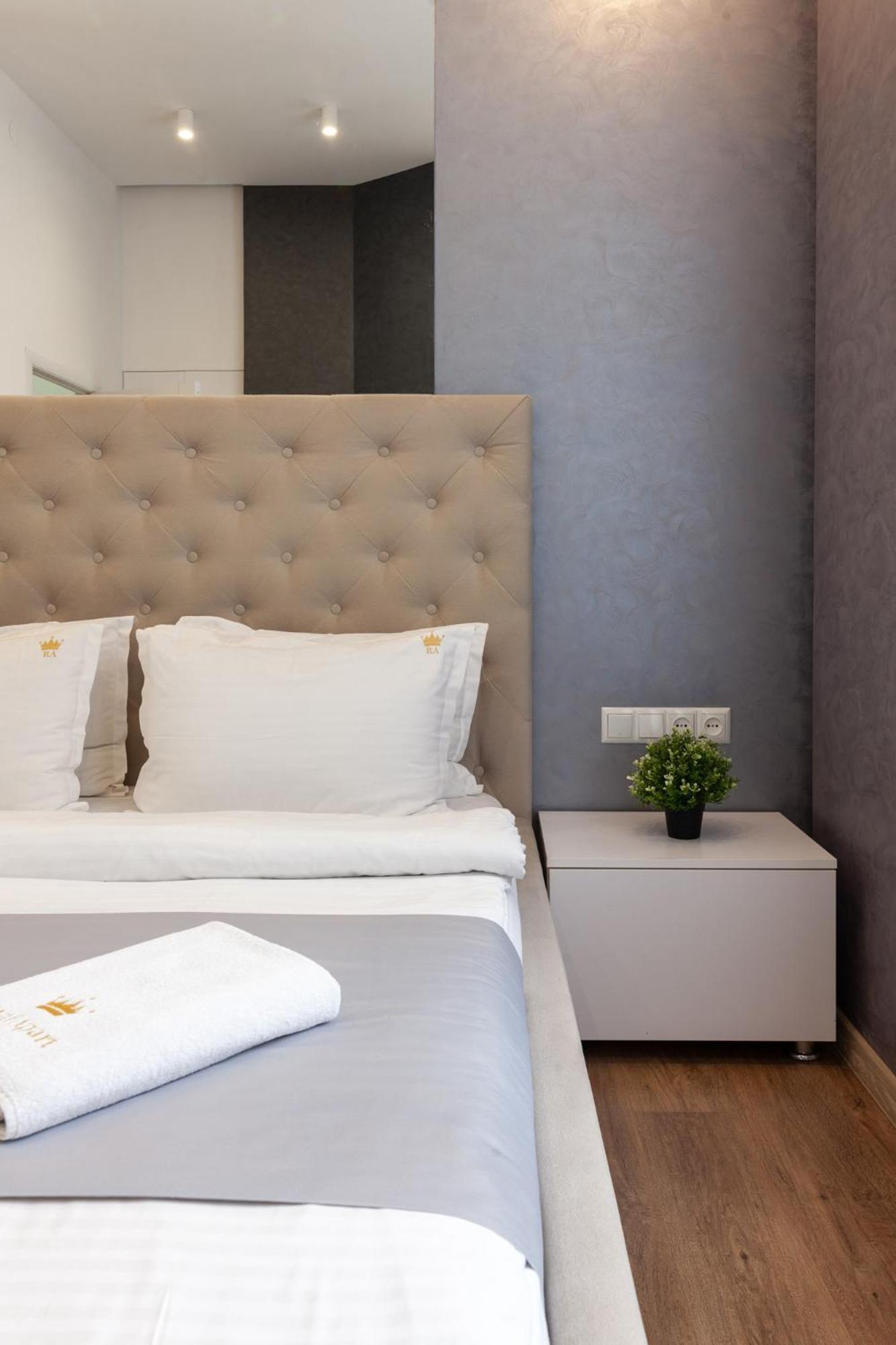 Royal Apartment On Franka 28 Lviv Kültér fotó