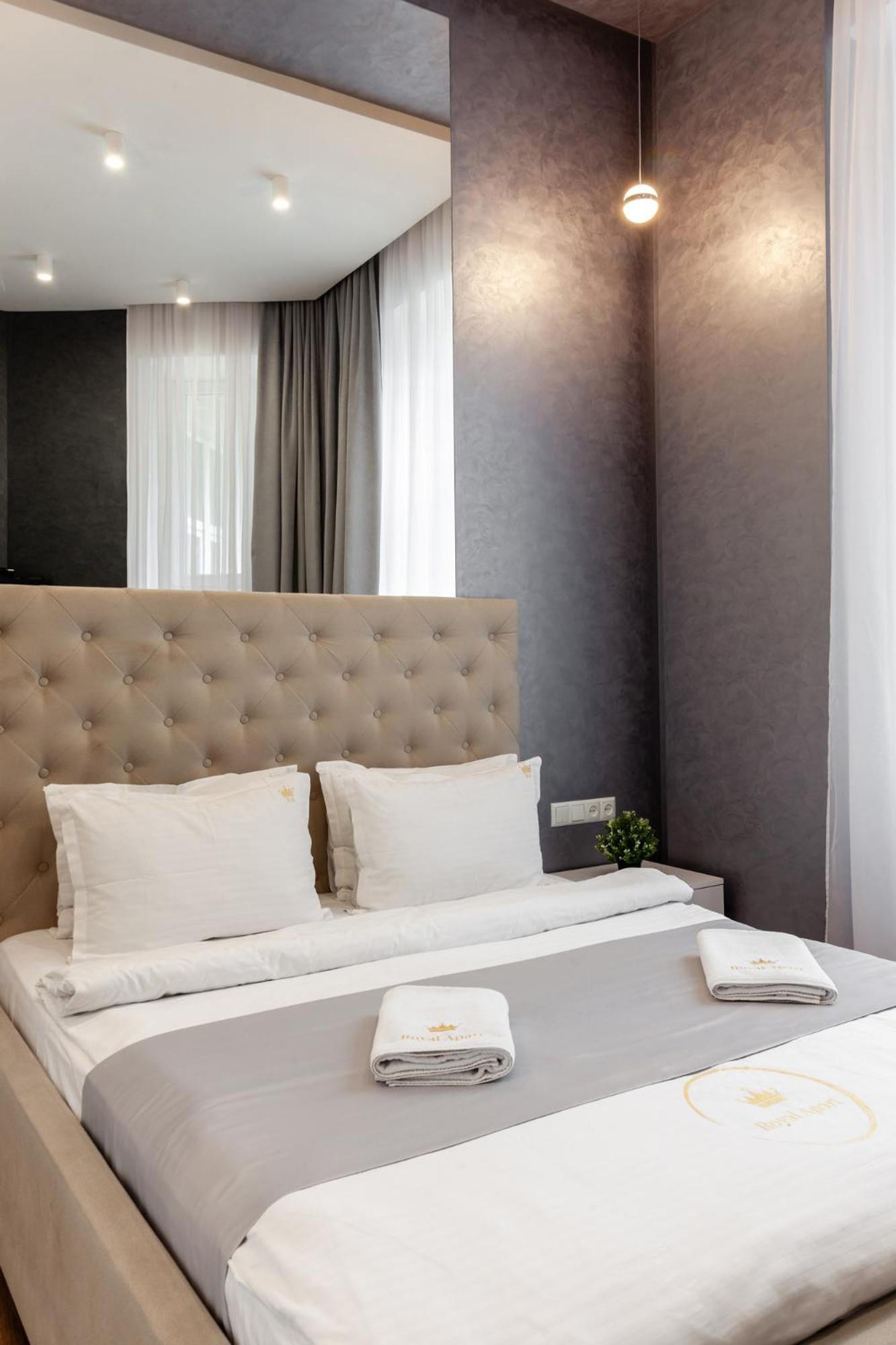 Royal Apartment On Franka 28 Lviv Kültér fotó